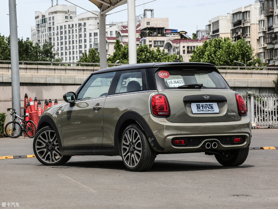 2018款mini三门版 2.0t cooper s 艺术家