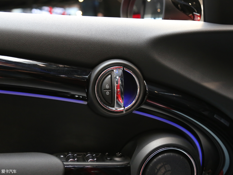 2018MINI 5-DOOR COOPER ɫʼo(j)