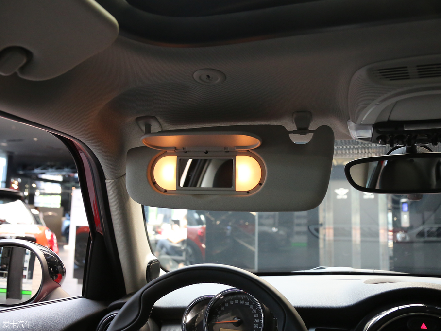 2018MINI 5-DOOR COOPER ɫʼo(j)