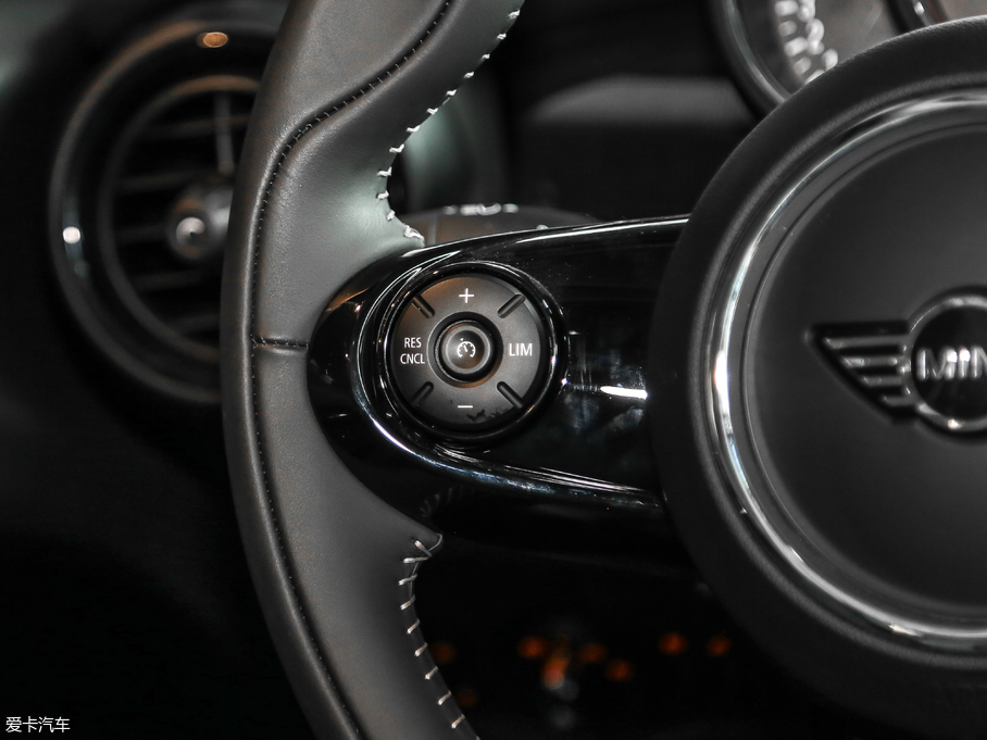 2018MINI T 1.5T COOPER ˇg