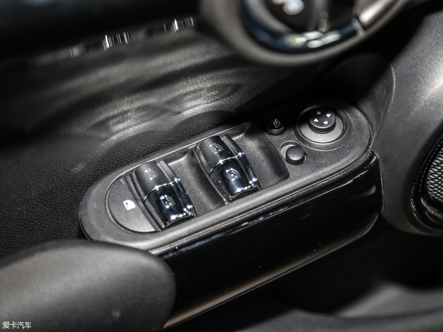 2018MINI T 1.5T COOPER ˇg