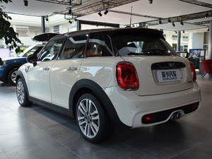 2018款5-DOOR COOPER SEVEN纪念版 左后45度