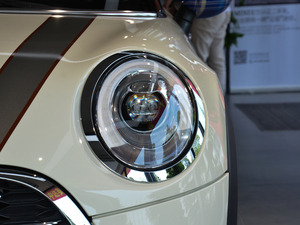 2018款5-DOOR COOPER SEVEN纪念版 大灯