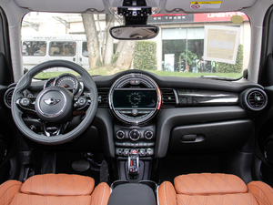2018款五门版 2.0T COOPER S 艺术家 内饰全景