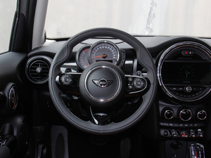 2018款五门版 2.0T COOPER S 艺术家 方向盘