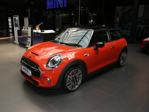 2018款三门版 2.0T COOPER S 经典派 左前45度