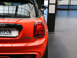 2018款三门版 2.0T COOPER S 经典派 尾灯