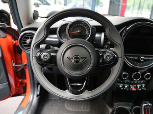2018款三门版 2.0T COOPER S 经典派 方向盘