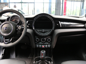 2018款三门版 2.0T COOPER S 经典派 中控台