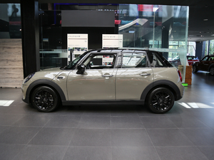 2018款五门版 1.5T COOPER 经典派 正侧（左）