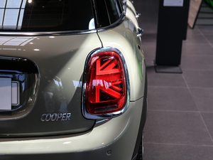 2018款五门版 1.5T COOPER 经典派 尾灯