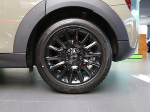 2018款五门版 1.5T COOPER 经典派 轮圈