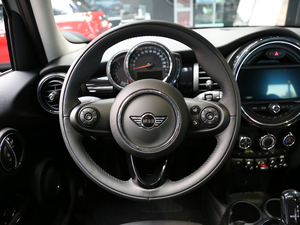 2018款五门版 1.5T COOPER 经典派 方向盘