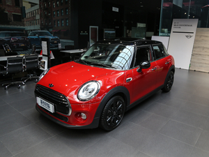 2018款5-DOOR COOPER 色彩纪念版 左前45度