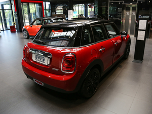 2018款5-DOOR COOPER 色彩纪念版 整体外观