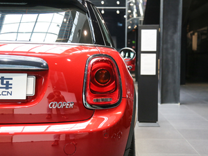2018款5-DOOR COOPER 色彩纪念版 尾灯