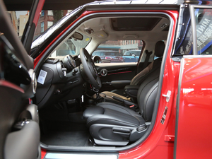 2018款5-DOOR COOPER 色彩纪念版 前排空间