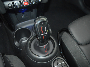 2018款五门版 2.0T COOPER S 经典派 换挡杆