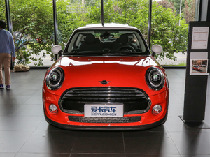 2018款三门版 1.5T COOPER 经典派 正前