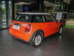 2018款三门版 1.5T COOPER 经典派 整体外观