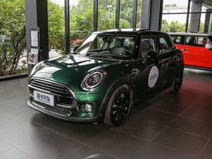 2018款五门版 1.5T COOPER 艺术家 左前45度