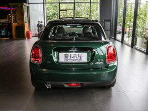 2018款五门版 1.5T COOPER 艺术家 正后	