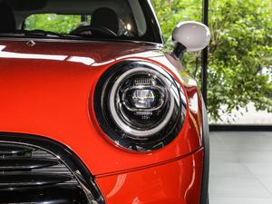 2018款三门版 1.5T COOPER 经典派 大灯