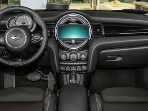 2018款三门版 1.5T COOPER 经典派 中控台