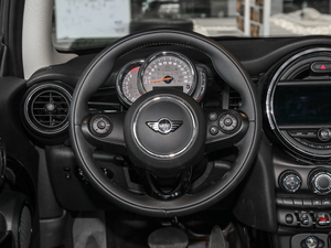 2018款三门版 1.5T COOPER 经典派 方向盘