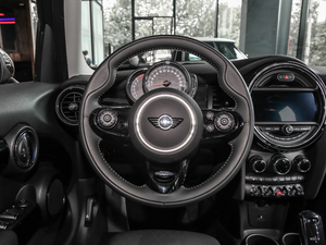 2018款五门版 1.5T COOPER 艺术家 方向盘