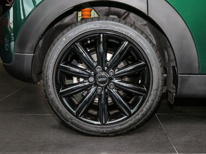2018款五门版 1.5T COOPER 艺术家 轮圈