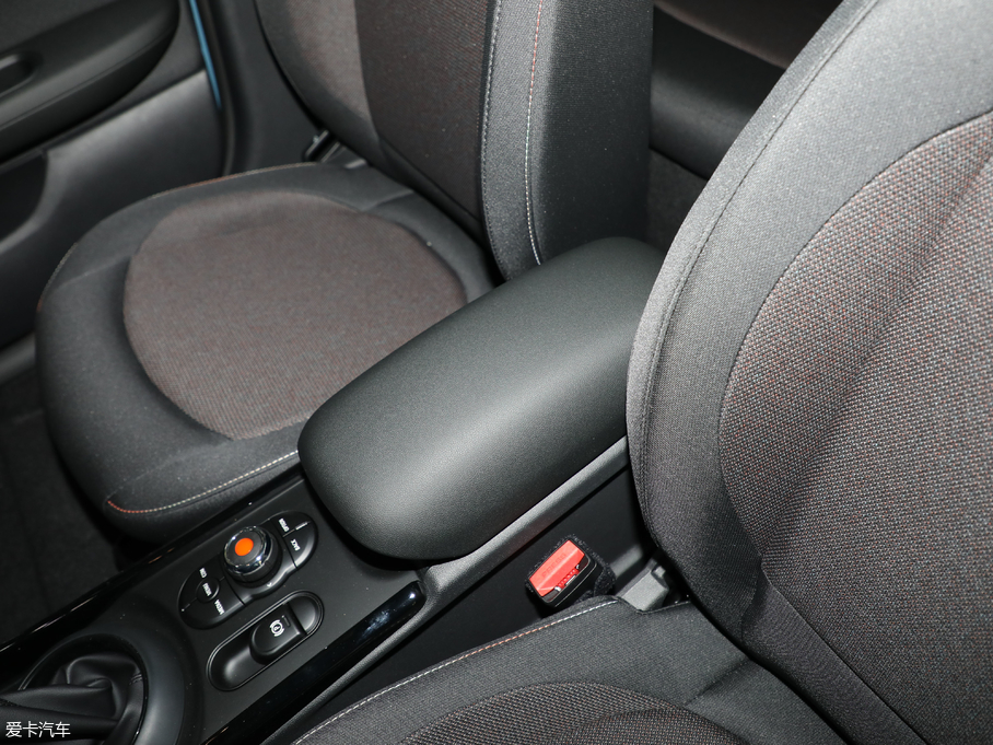 2018��MINI CLUBMAN ONE CLUBMAN �؄e��