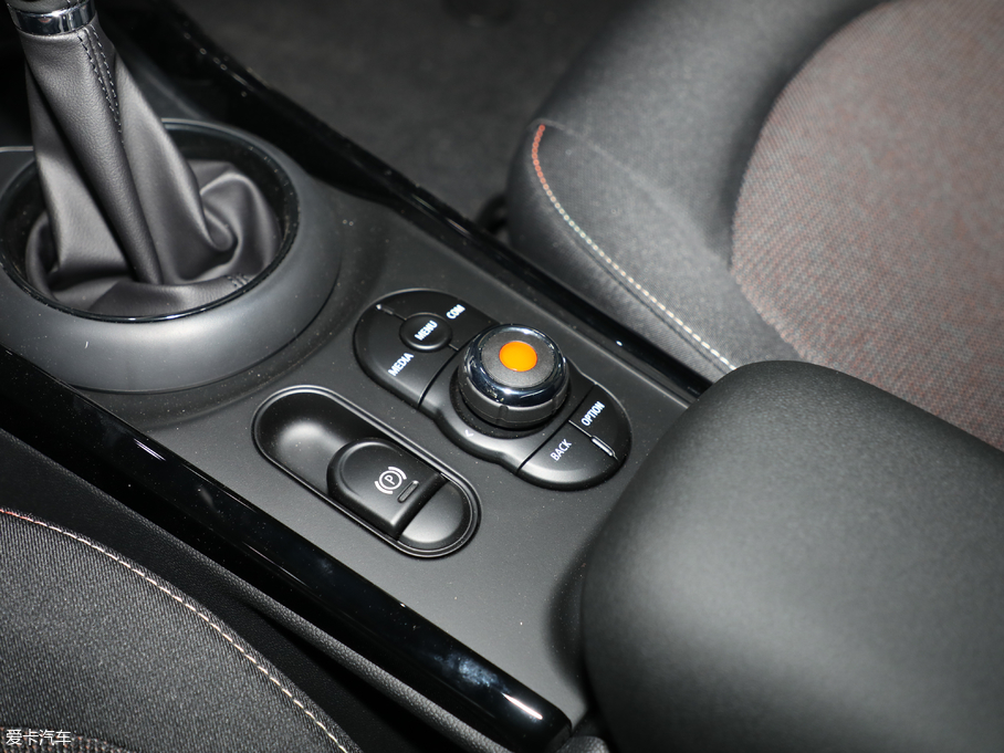 2018MINI CLUBMAN ONE CLUBMAN ؄e