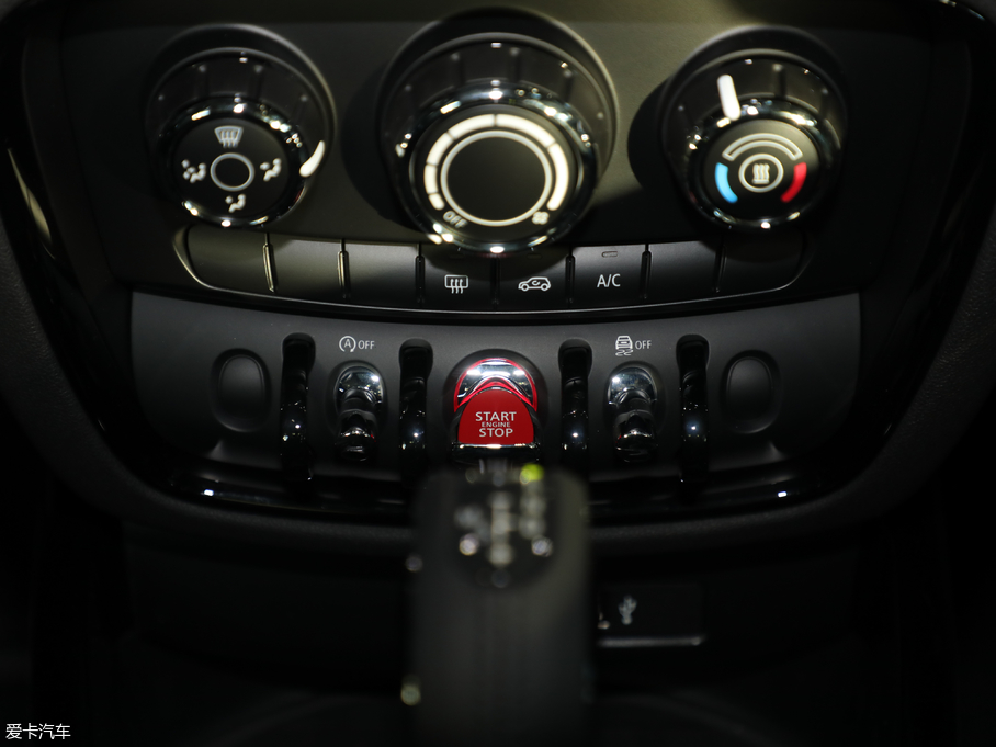 2018MINI CLUBMAN ONE CLUBMAN ؄e