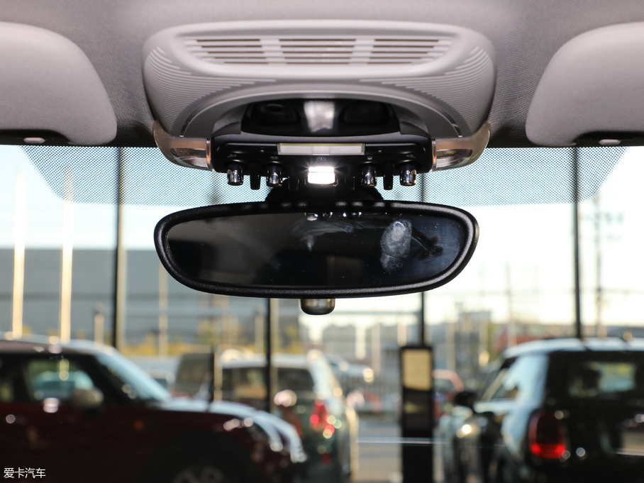 2018MINI CLUBMAN 1.5T COOPER ˇg