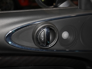 20182.0T COOPER S ˇg g