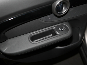 20182.0T COOPER S ˇg g