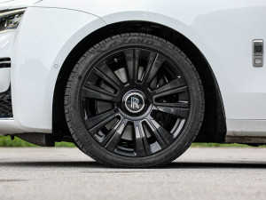 2021款6.7T 标准轴距版 轮圈