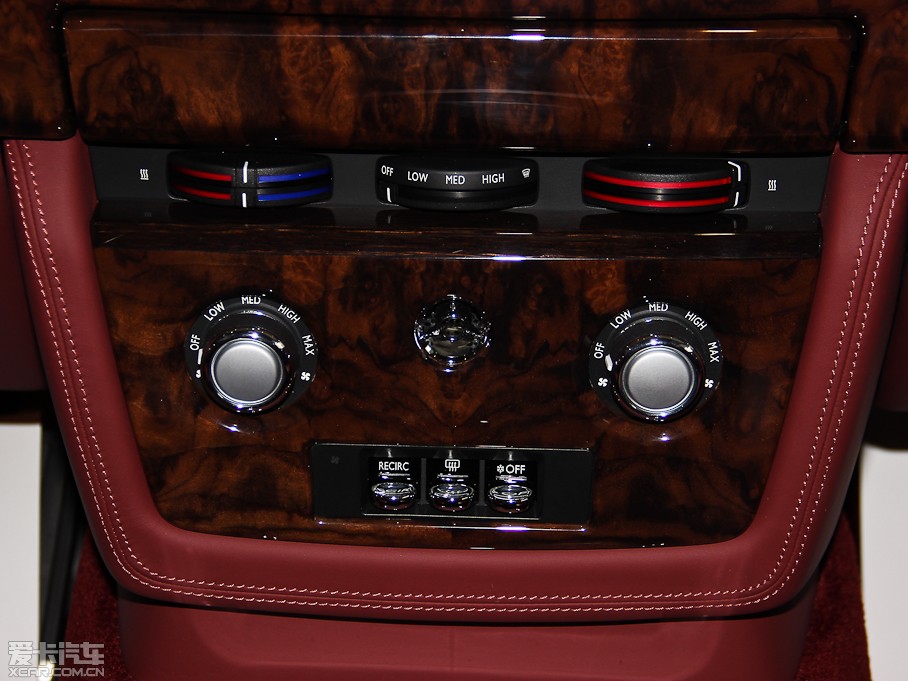 2013���Ӱ 6.7L ���L��