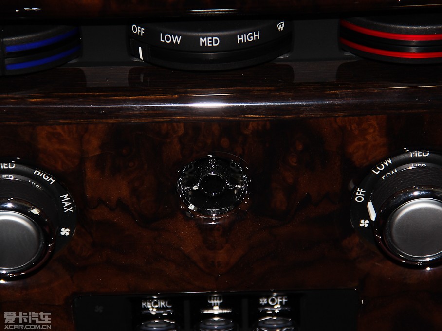 2013���Ӱ 6.7L ���L��