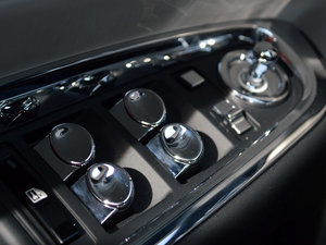 2015Series II ˜ʰ п؅^