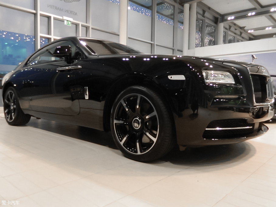 2015Ӱ Wraith Carbon Fiber