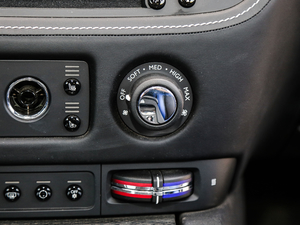 2017Black Badge п؅^