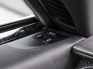 2017Black Badge п؅^