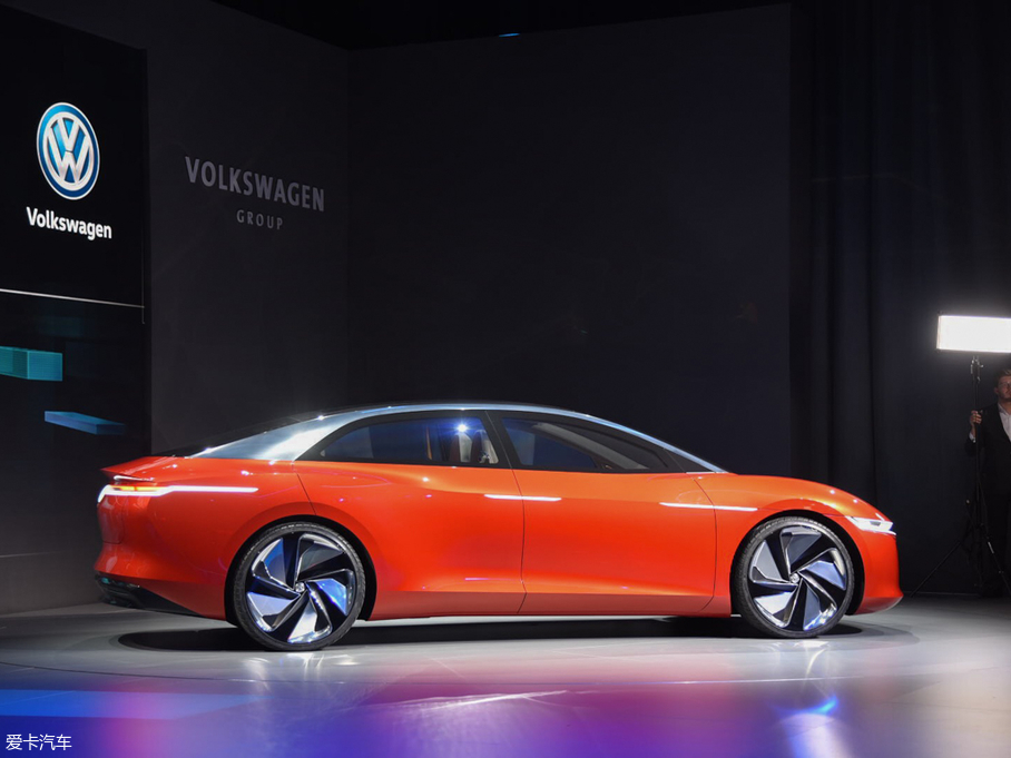 2018���I.D.Vizzion ����܇