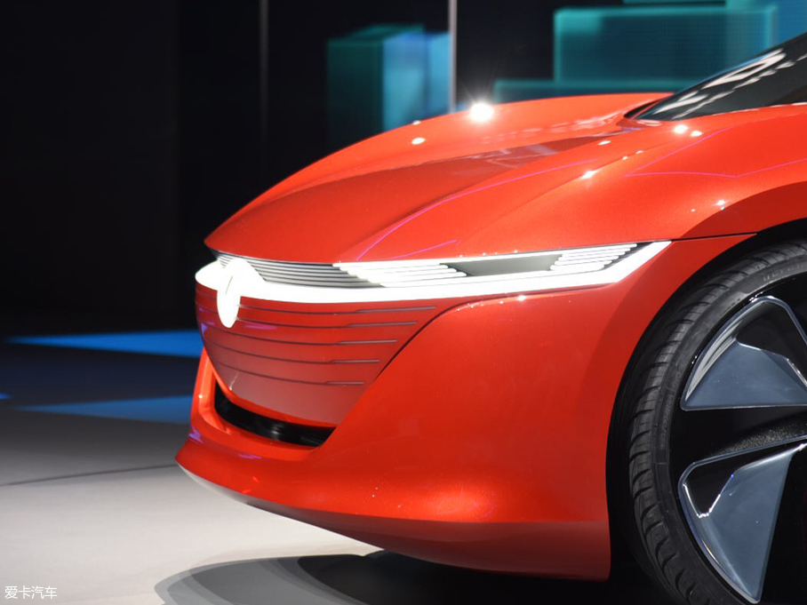 2018���I.D.Vizzion ����܇