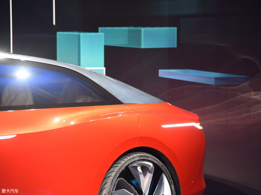 2018���I.D.Vizzion ����܇