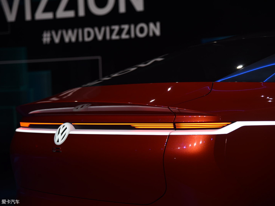 2018���I.D.Vizzion ����܇