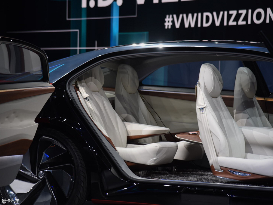 2018���I.D.Vizzion ����܇