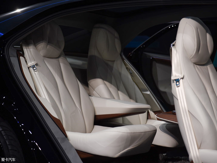 2018���I.D.Vizzion ����܇